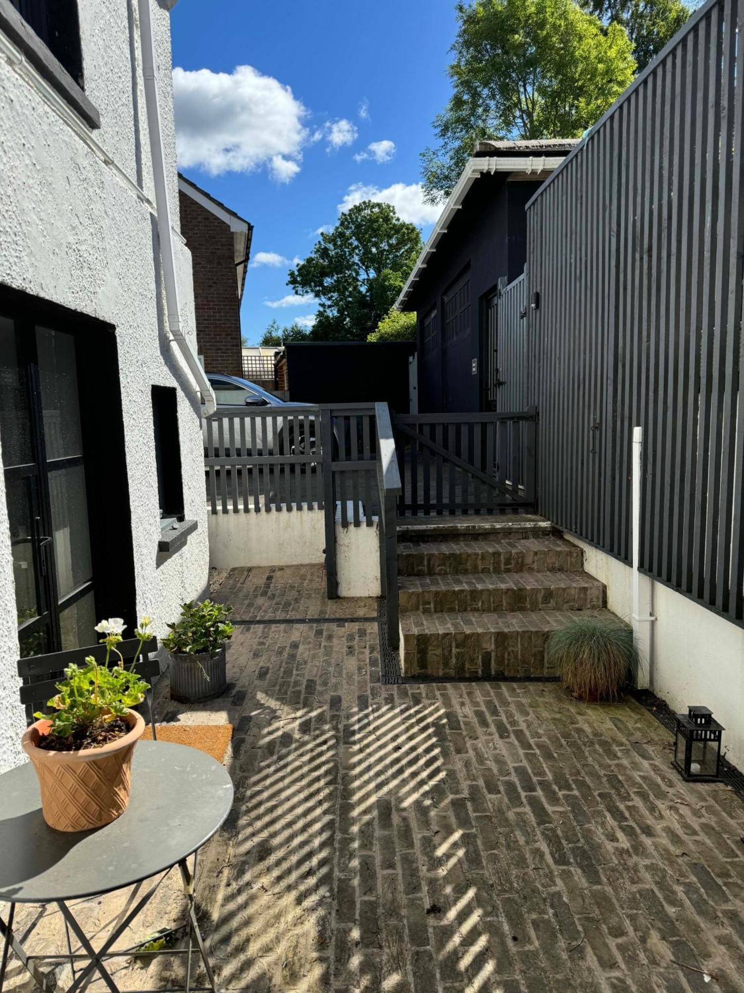 Artists Hideaway Battle Exterior foto